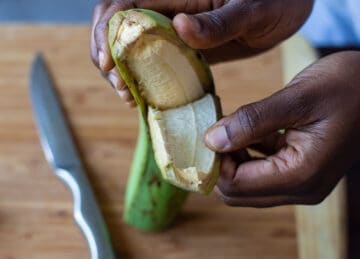 How to remove the skin from unripe plantain