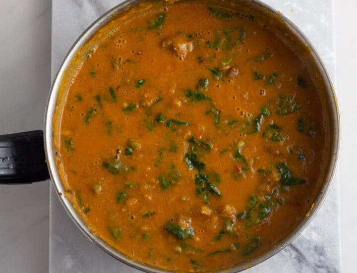 Miyan taushe - Hausa pumpkin soup in a pot