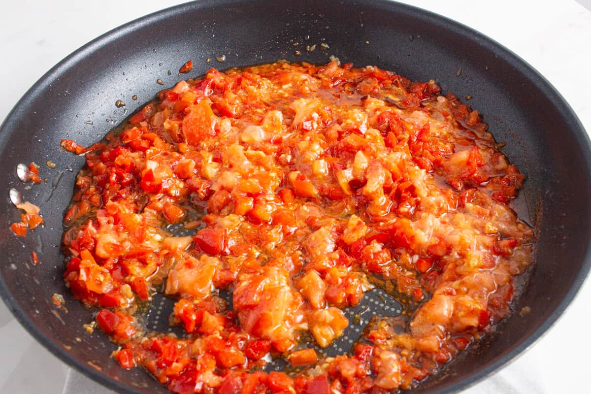 Egg Sauce - Scrambled Eggs, Nigerian Way · eat well abi