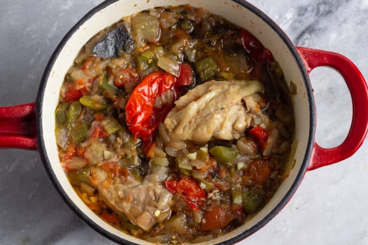 Chicken kedjenou in a pot